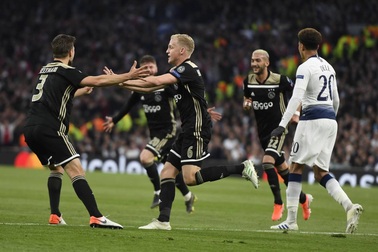 Tottenham 0-1 Ajax: Pha làm bàn của Van de Beek