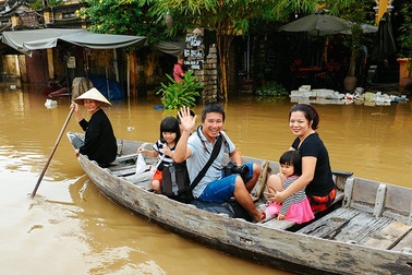 Một người dân đón hơn 4 du khách: Áp lực đè lên đô thị cổ Hội An
