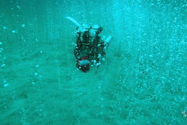 Phát hiện lỗ thông hơi carbon dioxide dưới đáy biển ngoài khơi Philippines