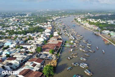 Cần Thơ trình diễn thiết bị bay không người lái tại lễ hội sông nước