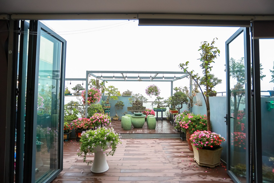 Choáng ngợp căn penthouse với sân vườn ngập cây xanh của doanh nhân Hà Nội - 2 Choáng ngợp căn penthouse với sân vườn ngập cây xanh của doanh nhân Hà Nội - 2