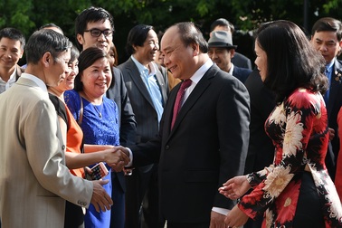 Thủ tướng nói chuyện thân mật với cộng đồng người Việt tại Hà Lan