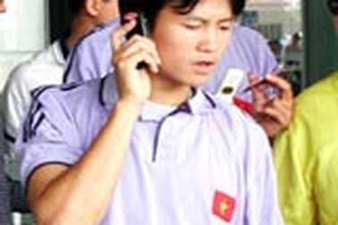 “Quần đùi áo số” và “chân dài”