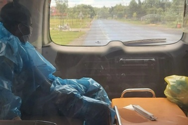 Phát hiện đối tượng trốn truy nã trong lúc... khai báo y tế