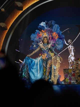 Màn biến hình độc lạ của người đẹp Na Uy gây sốt Hoa hậu Hoàn vũ 2025 - 3