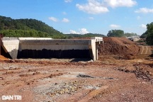 Chậm giao đất sạch, nghẽn tiến độ cao tốc Cam Lộ - La Sơn