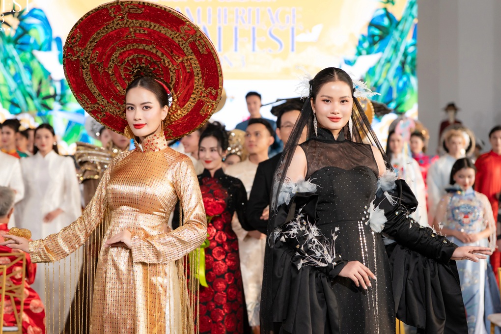 Hoa hậu Phương Linh khoe nhan sắc rạng rỡ trong tà áo dài sau đăng quang - 3 Hoa hậu Phương Linh khoe nhan sắc rạng rỡ trong tà áo dài sau đăng quang - 3