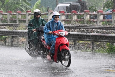 Miền Bắc mưa to trước khi nắng nóng