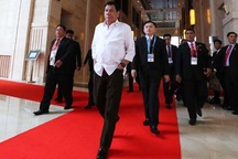 Tổng thống Philippines lần đầu bước ra chính trường thế giới sau những phát ngôn “gây sốc”