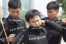 Người lính cứu hộ chọn ở lại với công việc nguy nan vì trót yêu nghề