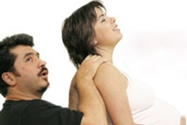 Trị đau lưng khi mang bầu