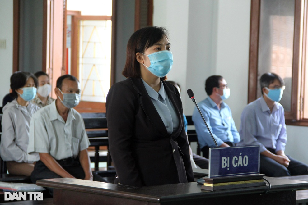 Xét xử 17 cán bộ liên quan vụ lộ đề thi công chức - 3 Xét xử 17 cán bộ liên quan vụ lộ đề thi công chức - 3