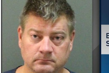 Mỹ: Hành khách đối mặt hàng loạt tội danh vì đánh cảnh sát và nhân viên sân bay