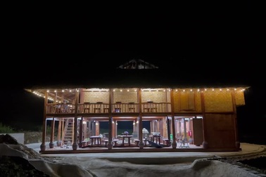 Chàng trai chi tiền tỷ làm căn nhà sàn có thể xoay ở Tuyên Quang