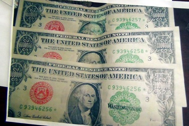 Rao bán tờ 1 triệu USD tại Việt Nam