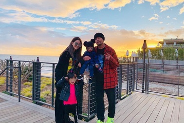 Gia đình Châu Kiệt Luân hạnh phúc bên nhau trong ngày đầu năm mới