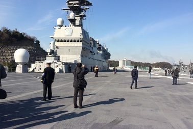 Bộ trưởng Quốc phòng Anh thăm tàu chiến lớn nhất của Nhật Bản