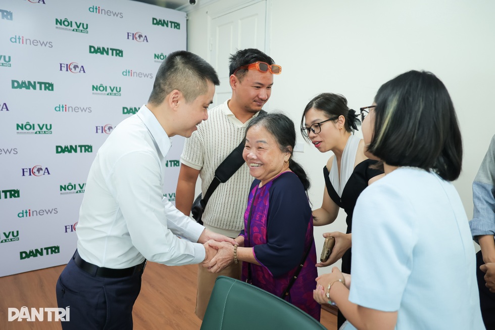 Đạo diễn Pháp: Dân trí biến giấc mơ tìm mẹ Việt của tôi thành sự thật - 6