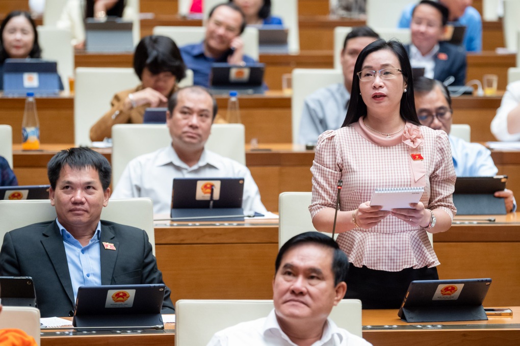 Bộ trưởng Nguyễn Văn Hùng nói về chương trình chấn hưng văn hóa - 1 Bộ trưởng Nguyễn Văn Hùng nói về chương trình chấn hưng văn hóa - 1