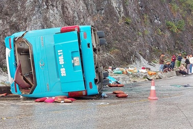 Bộ Công an: Đánh giá độ an toàn với chiếc xe khách vừa gặp nạn ở Hòa Bình