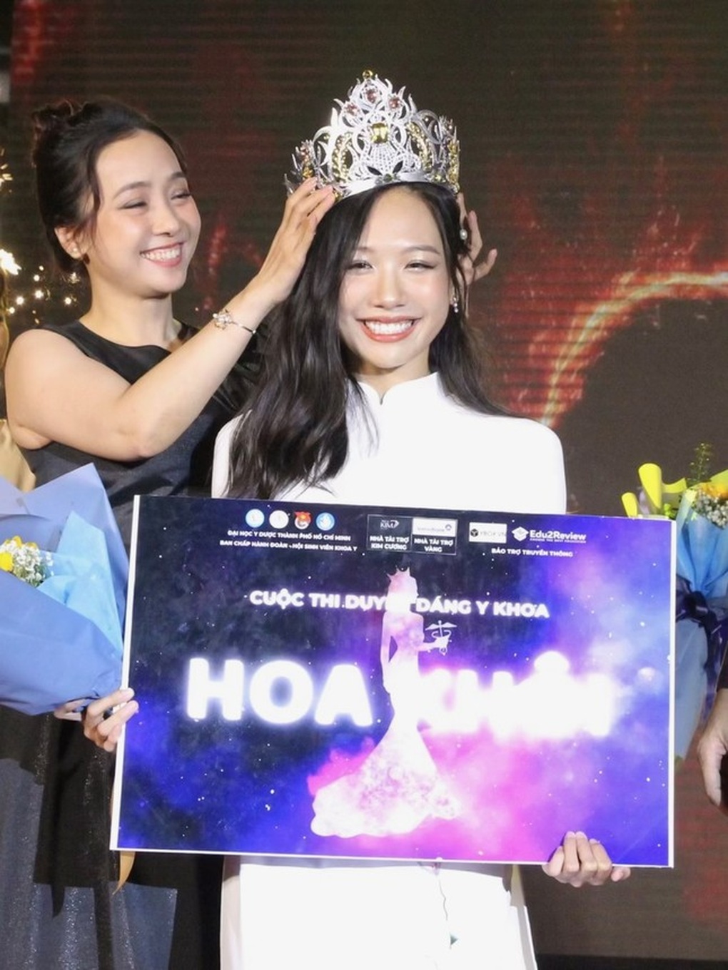 Hoa khôi Y khoa: Tài giỏi, trưởng thành đến mấy vẫn là em bé của mẹ - 2 Hoa khôi Y khoa: Tài giỏi, trưởng thành đến mấy vẫn là em bé của mẹ - 2