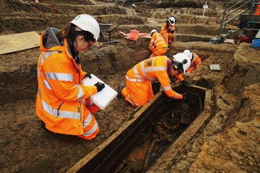 Phát hiện 3.000 thi thể chôn ở sân nhà thờ Buckinghamshire