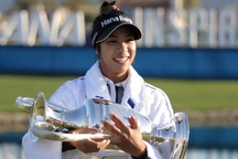 Golfer xinh đẹp người Thái Lan đứng đầu trên hệ thống major năm 2021
