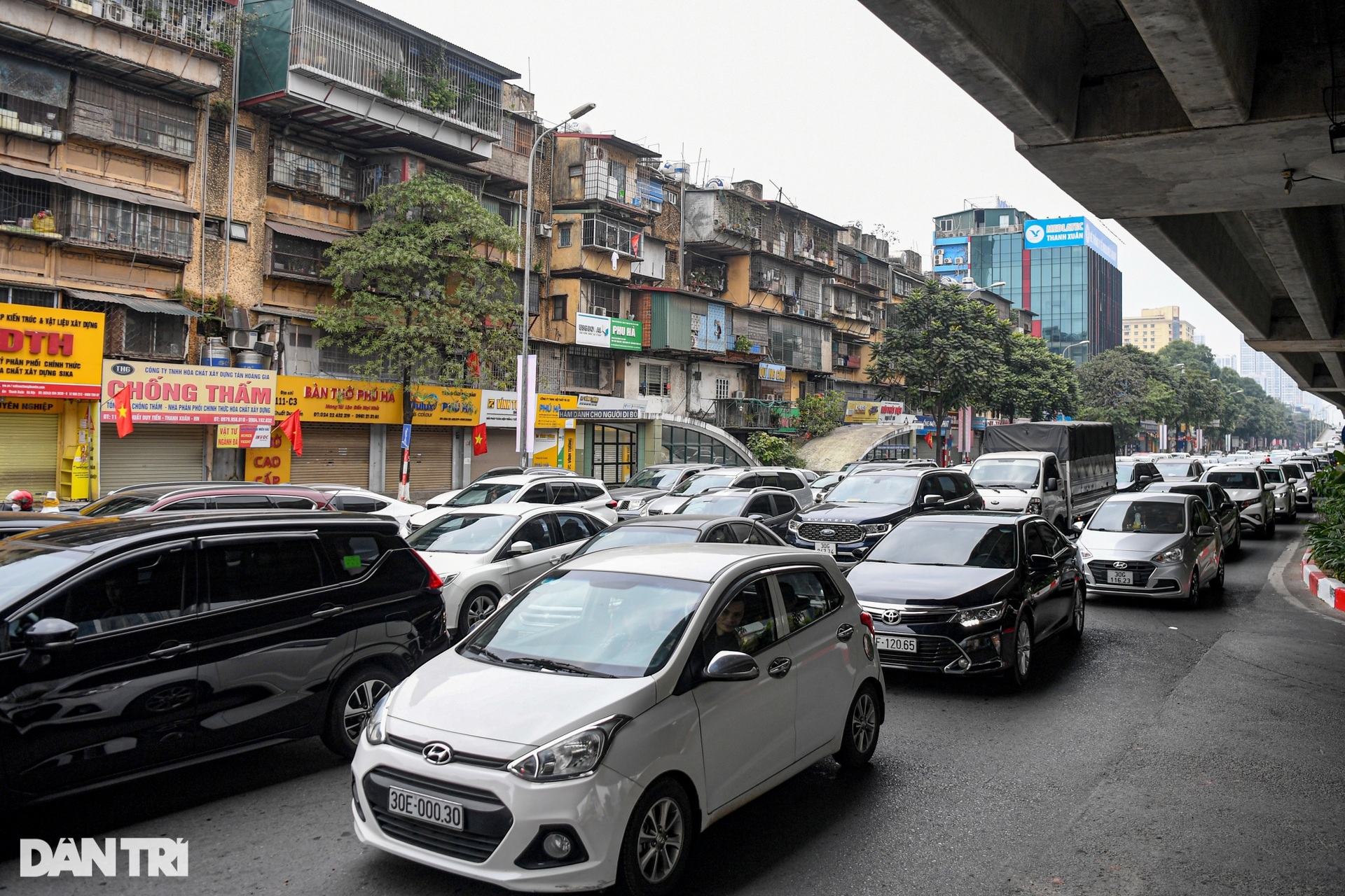 Mùng 2 Tết: Hà Nội ùn tắc nhiều kilomet đường vành đai 3 trên cao - 5 Mùng 2 Tết: Hà Nội ùn tắc nhiều kilomet đường vành đai 3 trên cao - 5