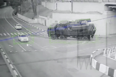"Mãnh thú" Pantsir 15 triệu USD của Nga lật ngửa giữa đường