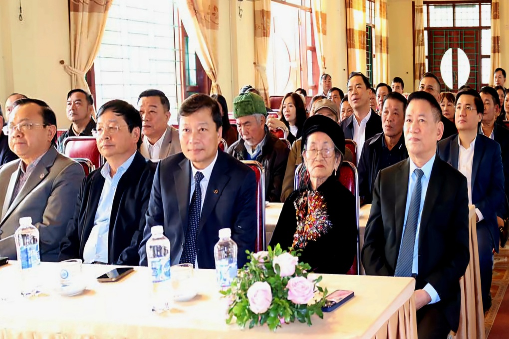 Ông Hồ Đức Bính được truy tặng Huân chương của Chủ tịch nước Lào - 1 Ông Hồ Đức Bính được truy tặng Huân chương của Chủ tịch nước Lào - 1