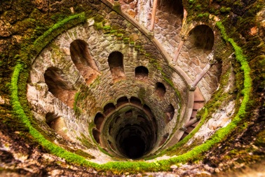 Bí ẩn giếng cổ sâu gần 30 m không dùng để chứa nước