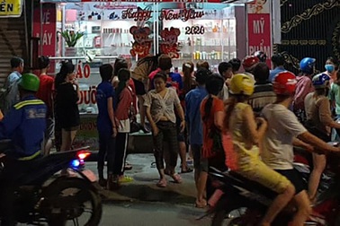 Chém gục vợ cũ vì bị anh vợ chặn đánh