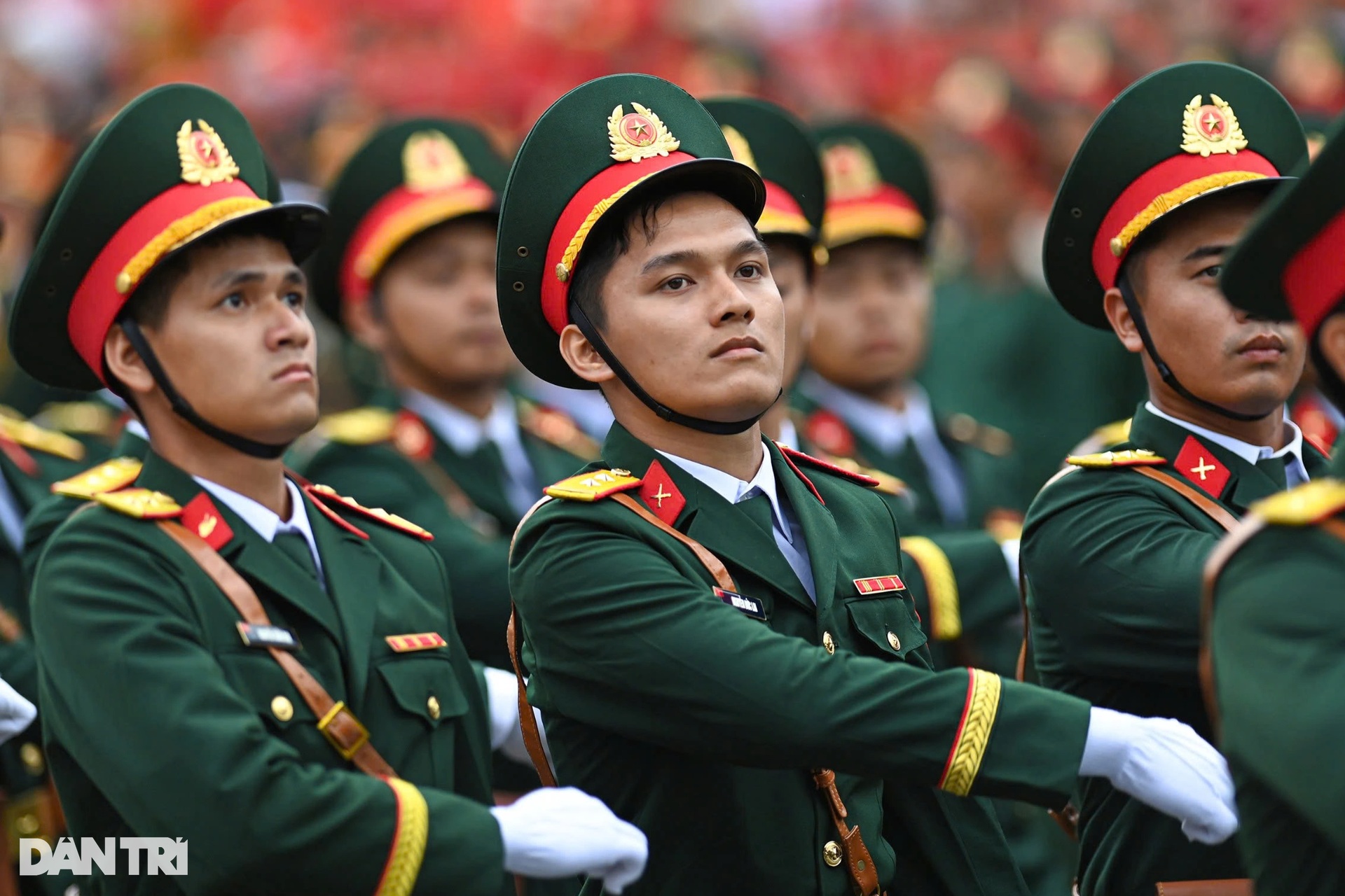 Những hình ảnh ấn tượng tại lễ kỷ niệm 70 năm Giải phóng Hải Phòng - 9