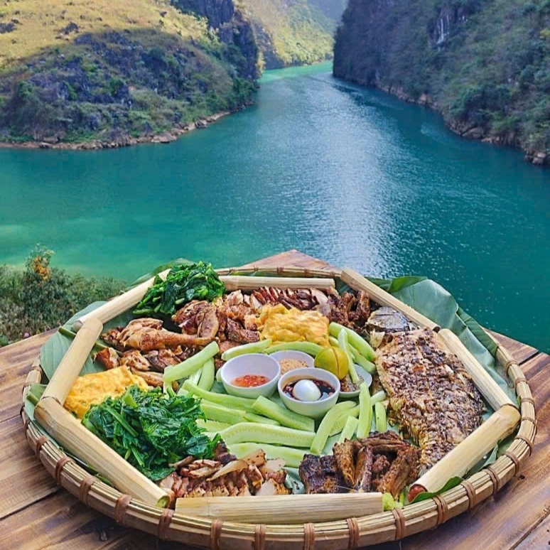 Khách chê mẹt cơm 1,5 triệu đồng tại quán ăn ở Tuyên Quang, chủ nói gì? - 3