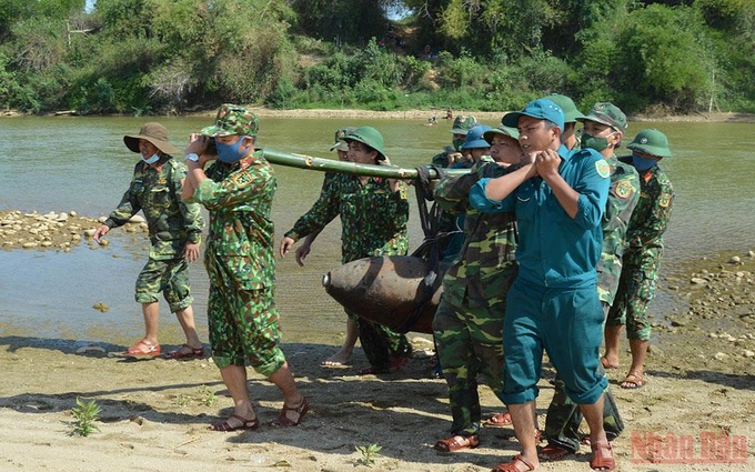 Hủy nổ thành công quả bom sót lại sau chiến tranh - Ảnh 1.