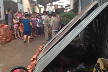 Một người bị bê tông đè chết trong lúc phá dỡ nhà cũ