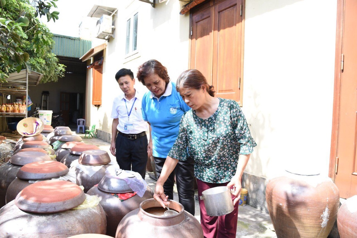 Phụ nữ Việt hiện đại: vươn xa trên cả hai chữ vẹn toàn - 2 Phụ nữ Việt hiện đại: vươn xa trên cả hai chữ vẹn toàn - 2