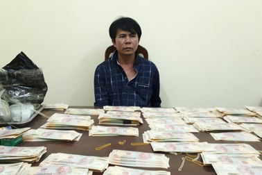 Thưởng nóng vụ bắt đối tượng vận chuyển 500 triệu tiền Việt Nam giả