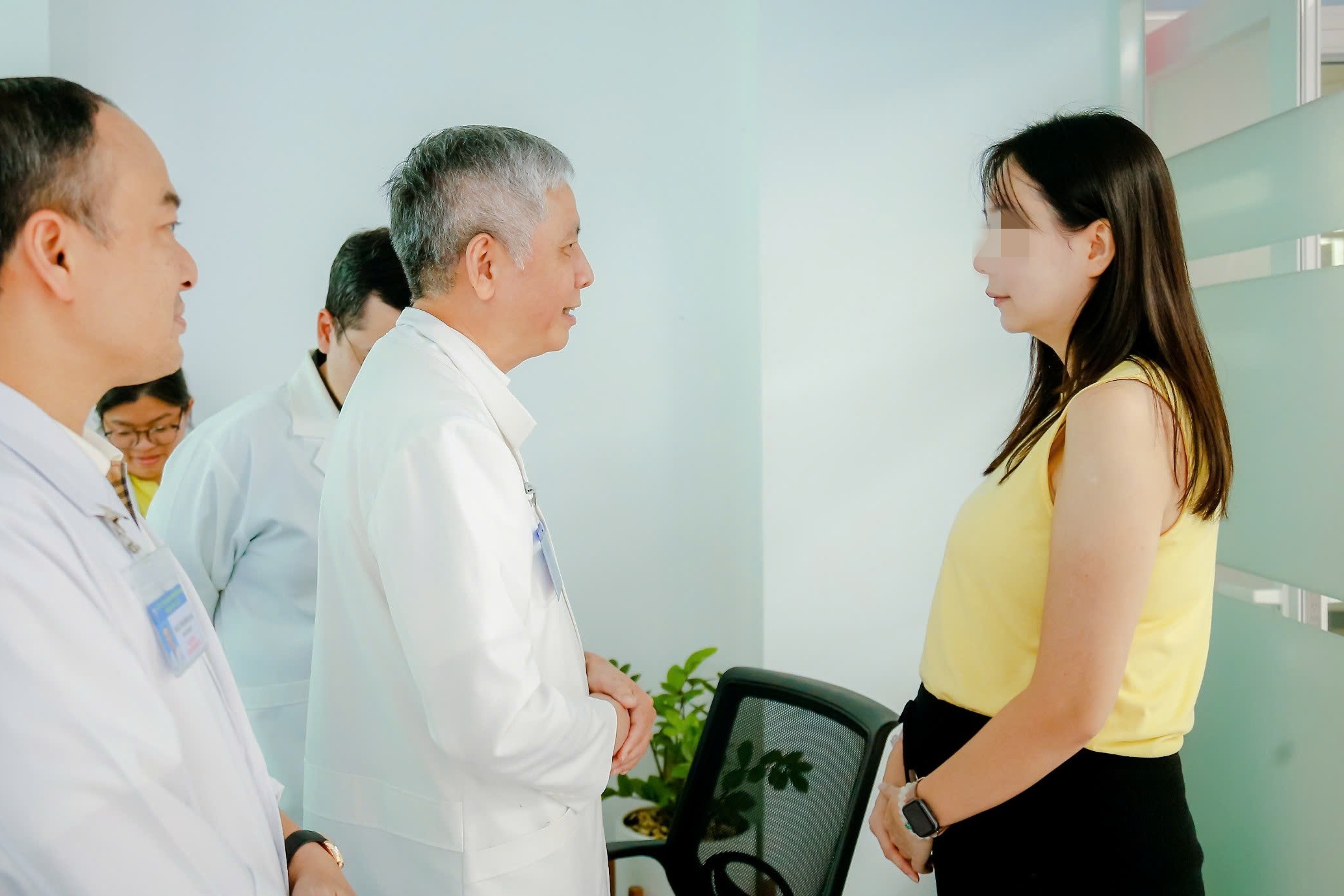“Ba lần khóc” của sản phụ Singapore sang TPHCM cứu con và số 9 may mắn - 7 “Ba lần khóc” của sản phụ Singapore sang TPHCM cứu con và số 9 may mắn - 7
