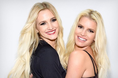 Jessica - Ashlee Simpson - Cặp chị em sành điệu