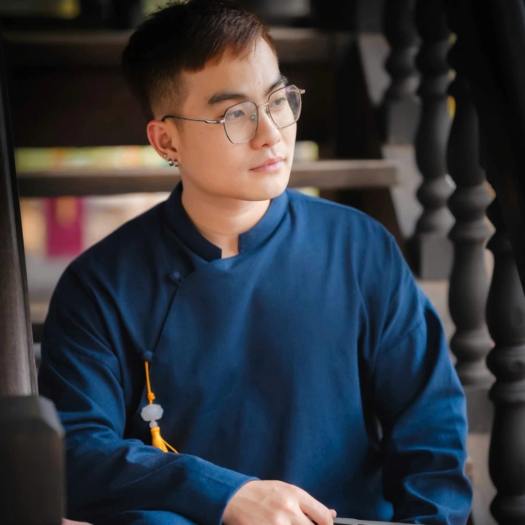 Chàng trai Thái Nguyên nhặt được túi chứa tiền, vàng khi lội nước lũ - 2