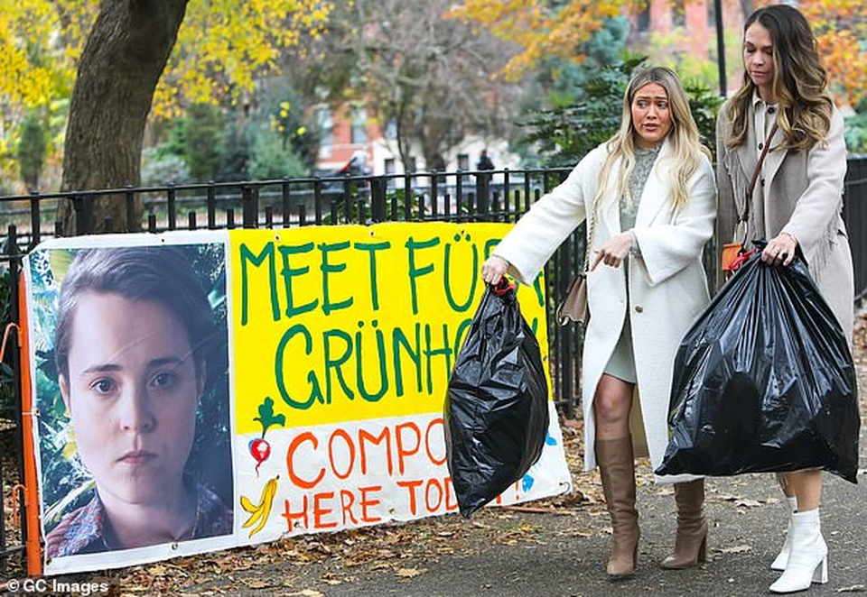 Hilary Duff và bạn diễn sợ phát khóc vì.... sâu bọ - 5 Hilary Duff và bạn diễn sợ phát khóc vì.... sâu bọ - 5