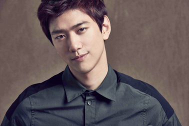 Mỹ nam 9x xứ Hàn gây sốc khi bất ngờ thú nhận đã có vợ con