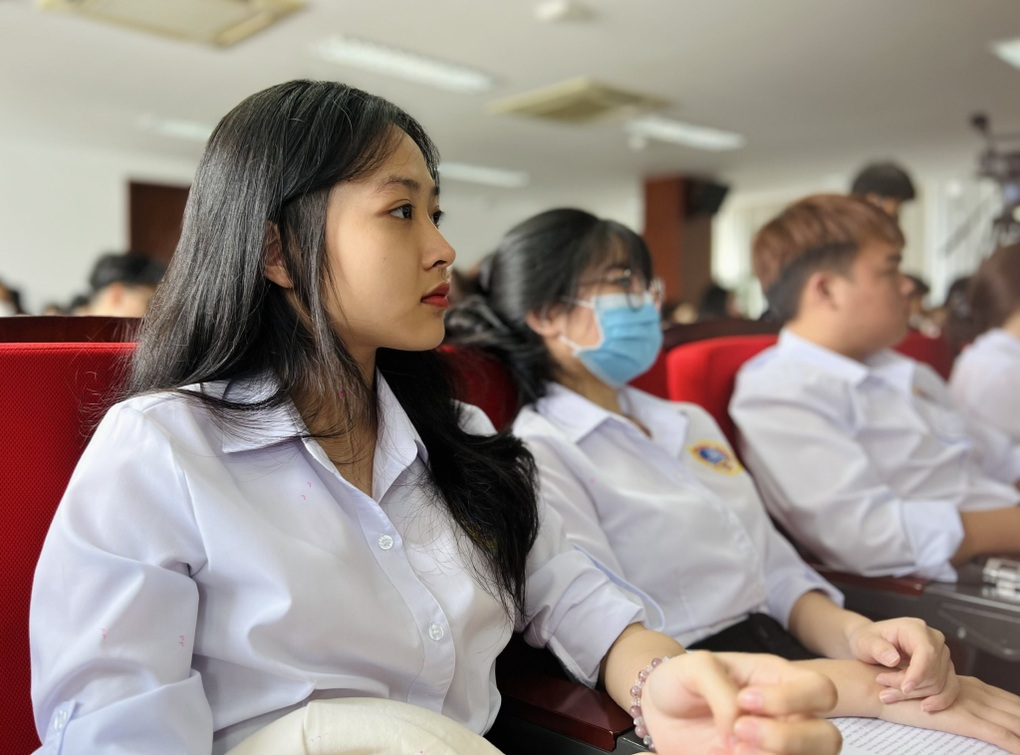 Hàng trăm trường, Sở GDĐT TPHCM mới nhận một góp ý về dự thảo Luật đất đai - 1 Hàng trăm trường, Sở GDĐT TPHCM mới nhận một góp ý về dự thảo Luật đất đai - 1