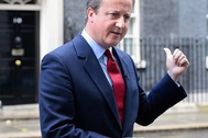 Thủ tướng Anh ngân nga hát sau khi công bố ngày từ chức