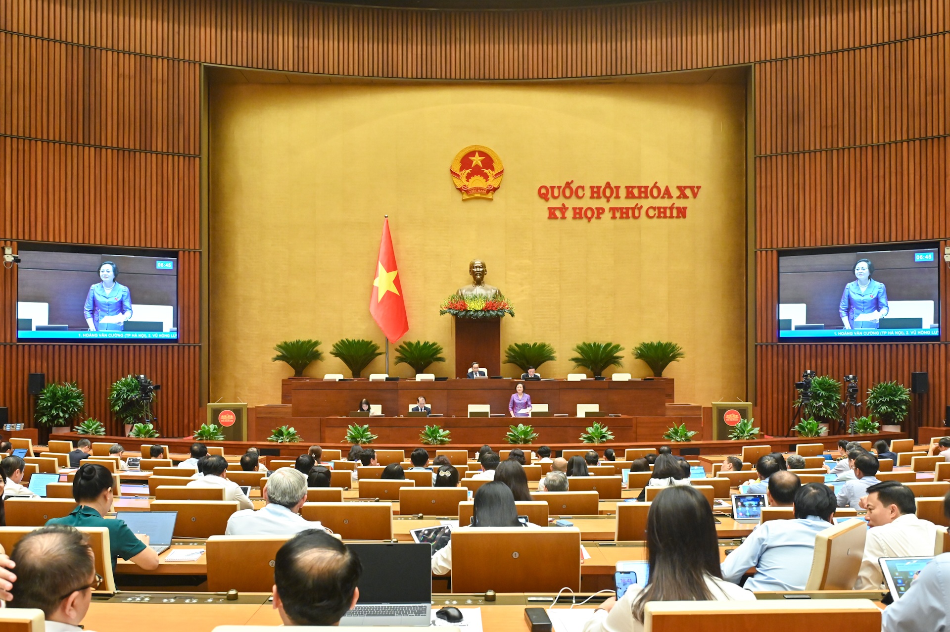Xóa tình trạng giữ ghế nhờ... ngạch, công chức phải làm việc được ngay - 2 Xóa tình trạng giữ ghế nhờ... ngạch, công chức phải làm việc được ngay - 2