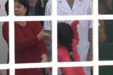 Nguy cơ rối loạn phân ly ở trẻ nếu quá nuông chiều hay quá khắt khe