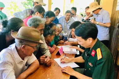 Tuổi trẻ quân đội, Tỉnh Đoàn Quảng Trị tặng quà tri ân đối tượng chính sách