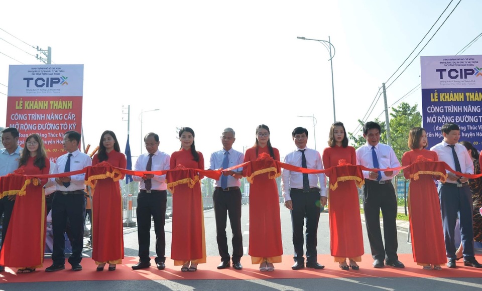 Hơn 400 tỷ đồng để mở rộng đoạn đường hơn 2km - 1 Hơn 400 tỷ đồng để mở rộng đoạn đường hơn 2km - 1