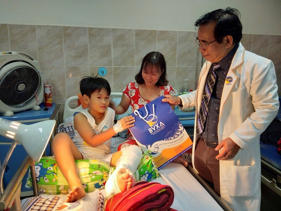 Khoảnh khắc giao thừa trong bệnh viện của các bác sĩ - 5 Khoảnh khắc giao thừa trong bệnh viện của các bác sĩ - 5